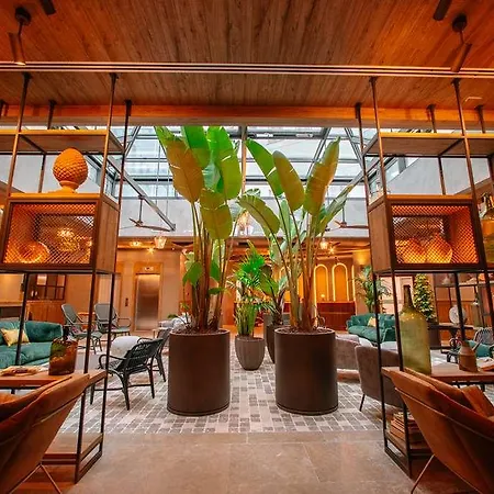 Doubletree By Hilton Monti Rome