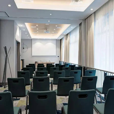 Doubletree By Hilton Monti מלון רומא