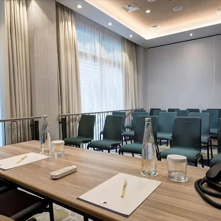 Doubletree By Hilton Monti Hotel