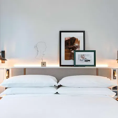 Doubletree By Hilton Monti Hotel Rome