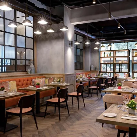 Doubletree By Hilton Monti Hotel Rome