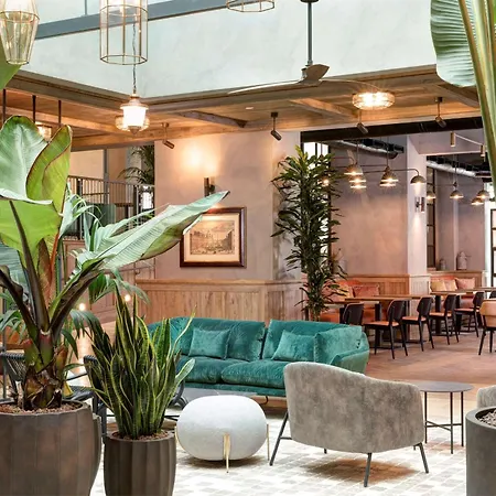 Doubletree By Hilton Monti Rome