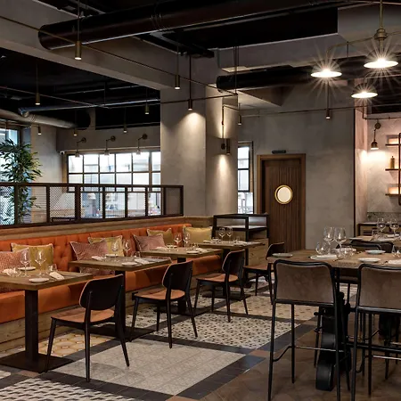 ホテル Doubletree By Hilton Monti ローマ