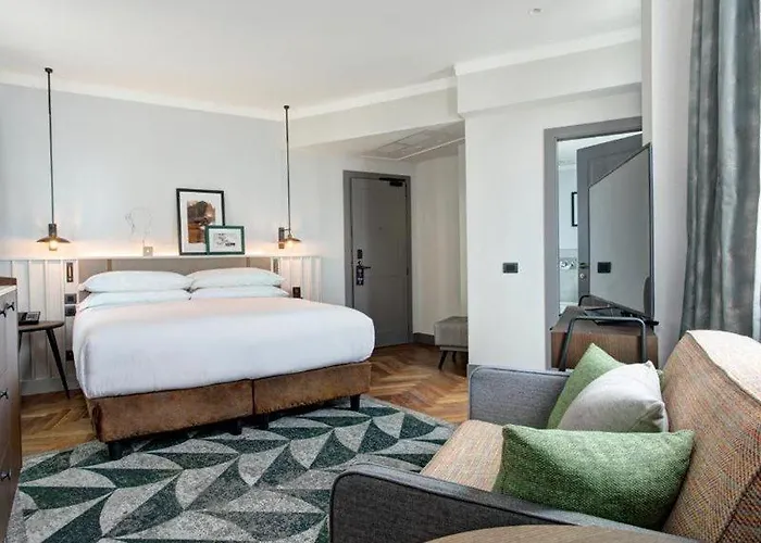 Doubletree By Hilton Monti 4* Rom