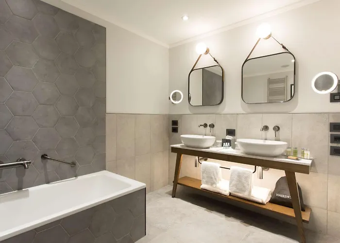 Doubletree By Hilton Monti 4* Rom