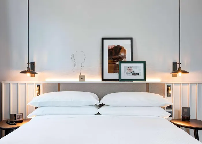 Doubletree By Hilton Monti Hotel Rome